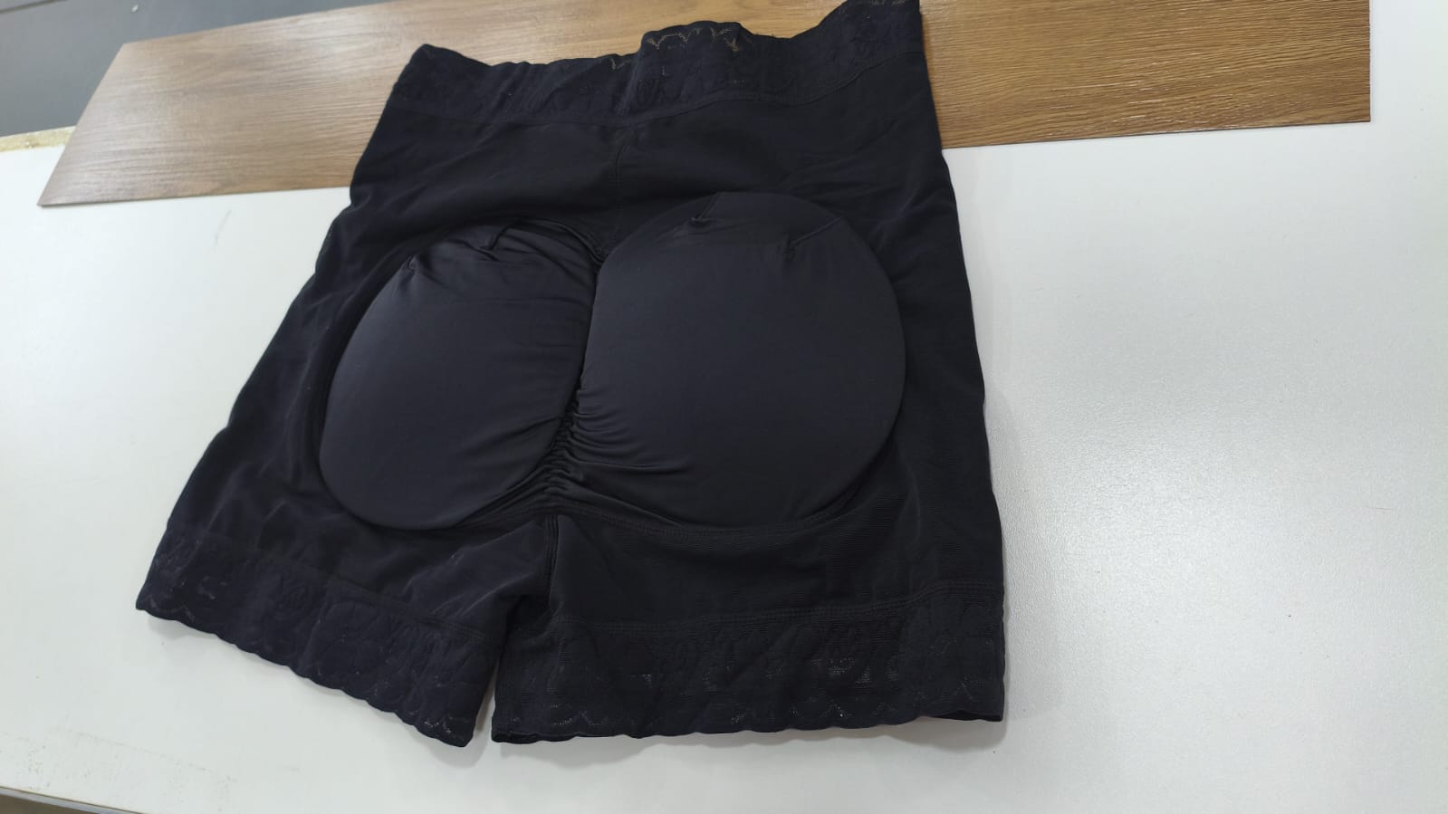 SHORT LEVANTA BUMBUM